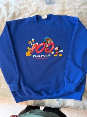Vintage Disney World 100 Years of Magic blue sweatshirt  size XL